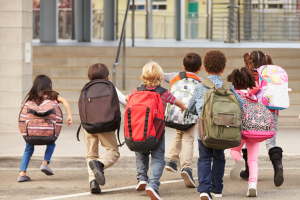Nilos y niñas en escuela
